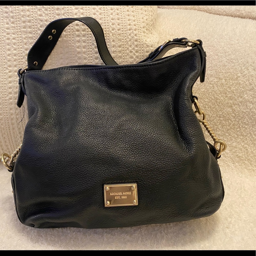 Michael Kors- Medium Shoulder tote Black/Gold